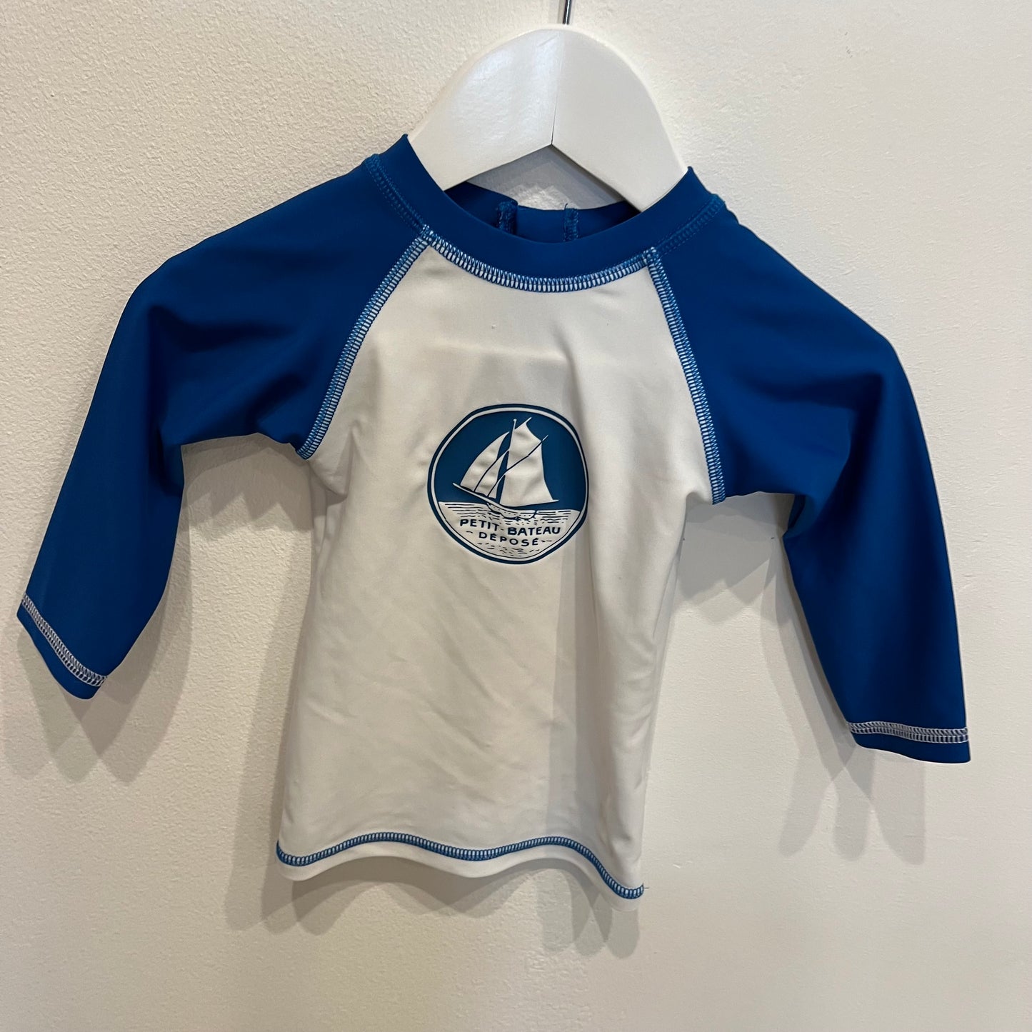 PETIT BATEAU rash vest, size 18m