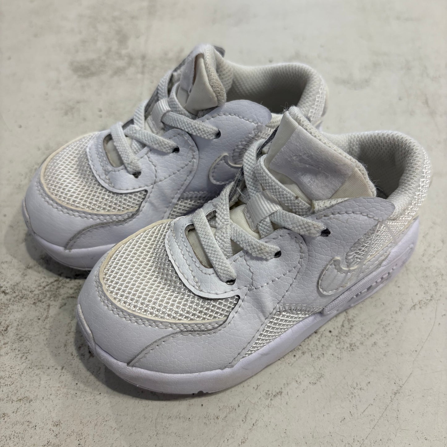 NIKE white runners, size 7