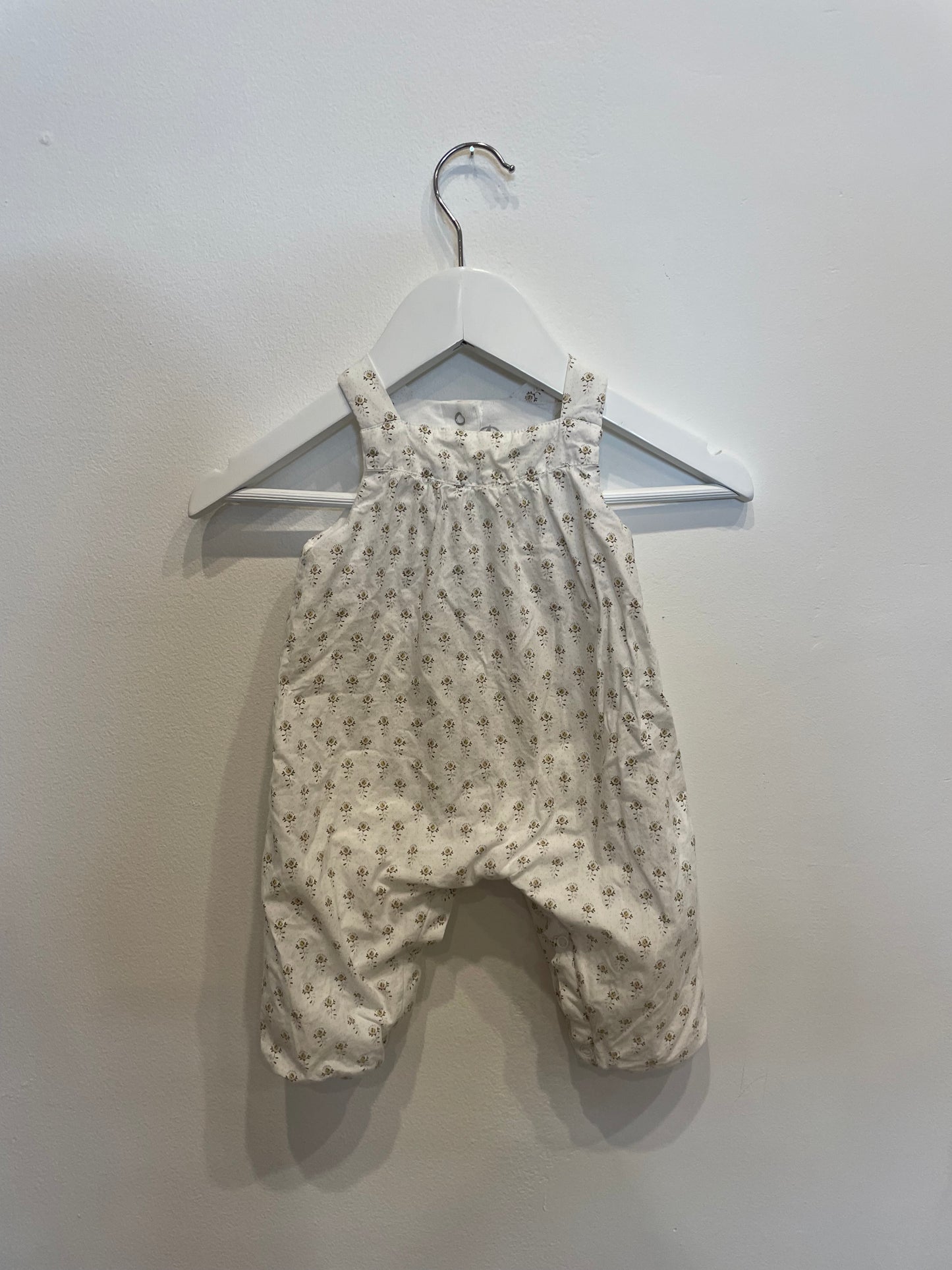 PETIT BATEAU white floral romper, size 0-3m
