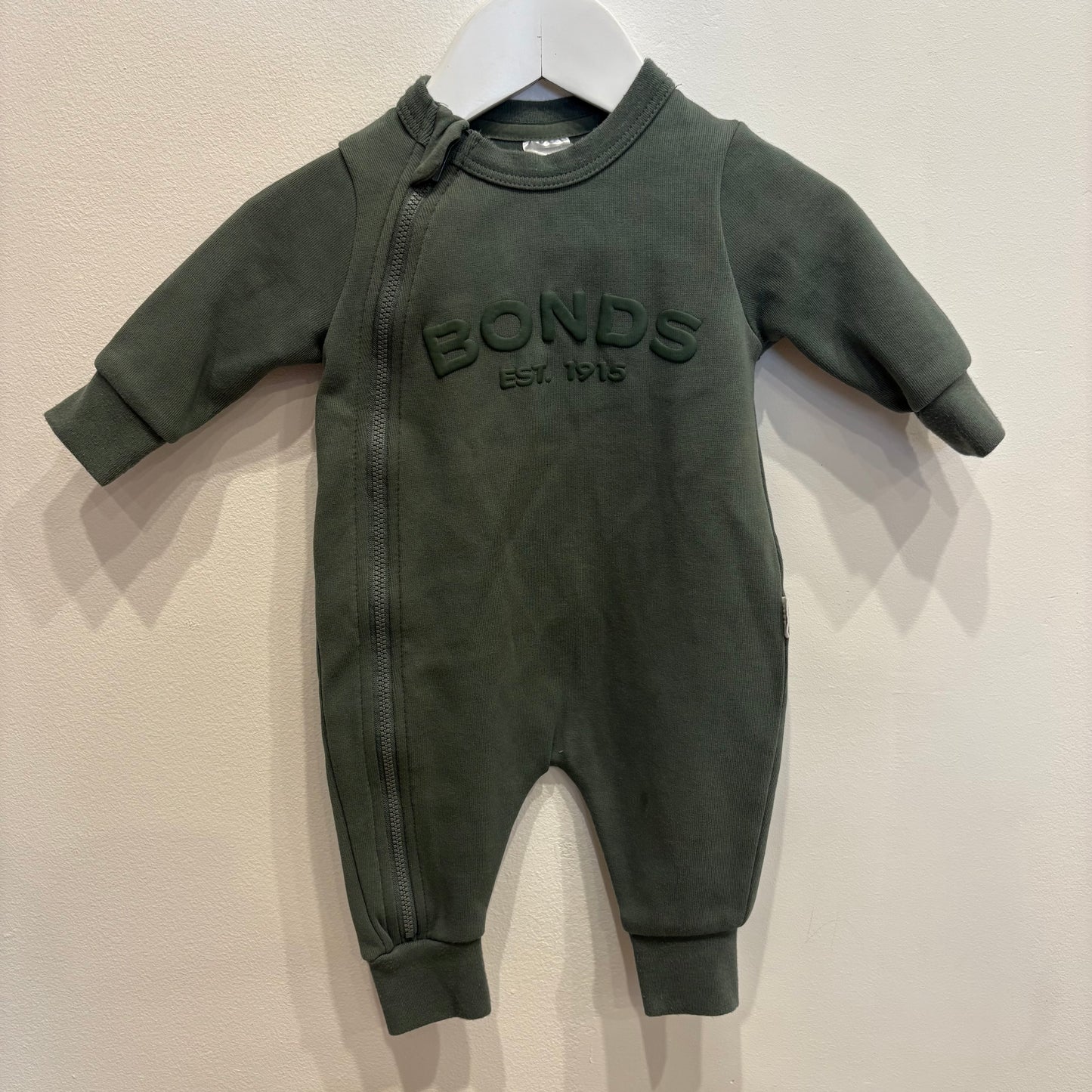 BONDS khaki onesie, size 0-3m