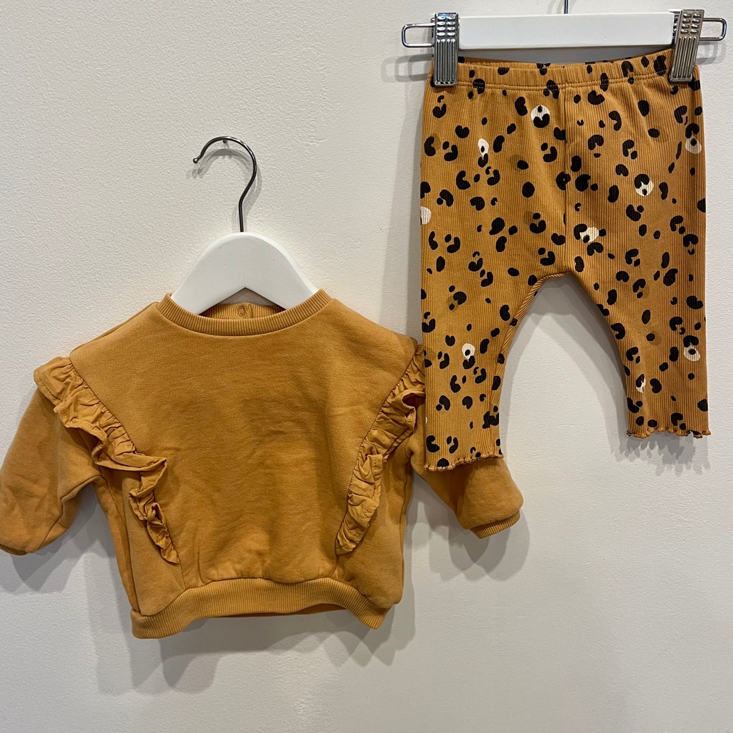 NEXT Cheetah Leggings with Sweater, size 3-6m