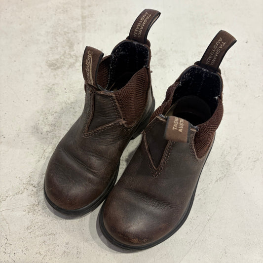 BLUNDSTONES, size 7
