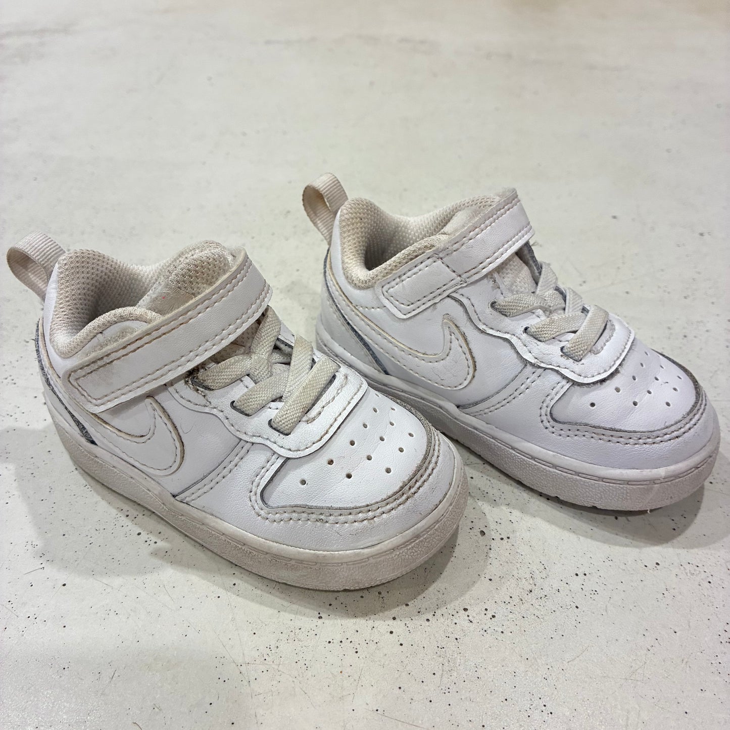 NIKE White trainers, US5C