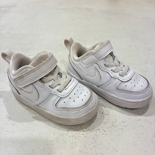 NIKE White trainers, US5C