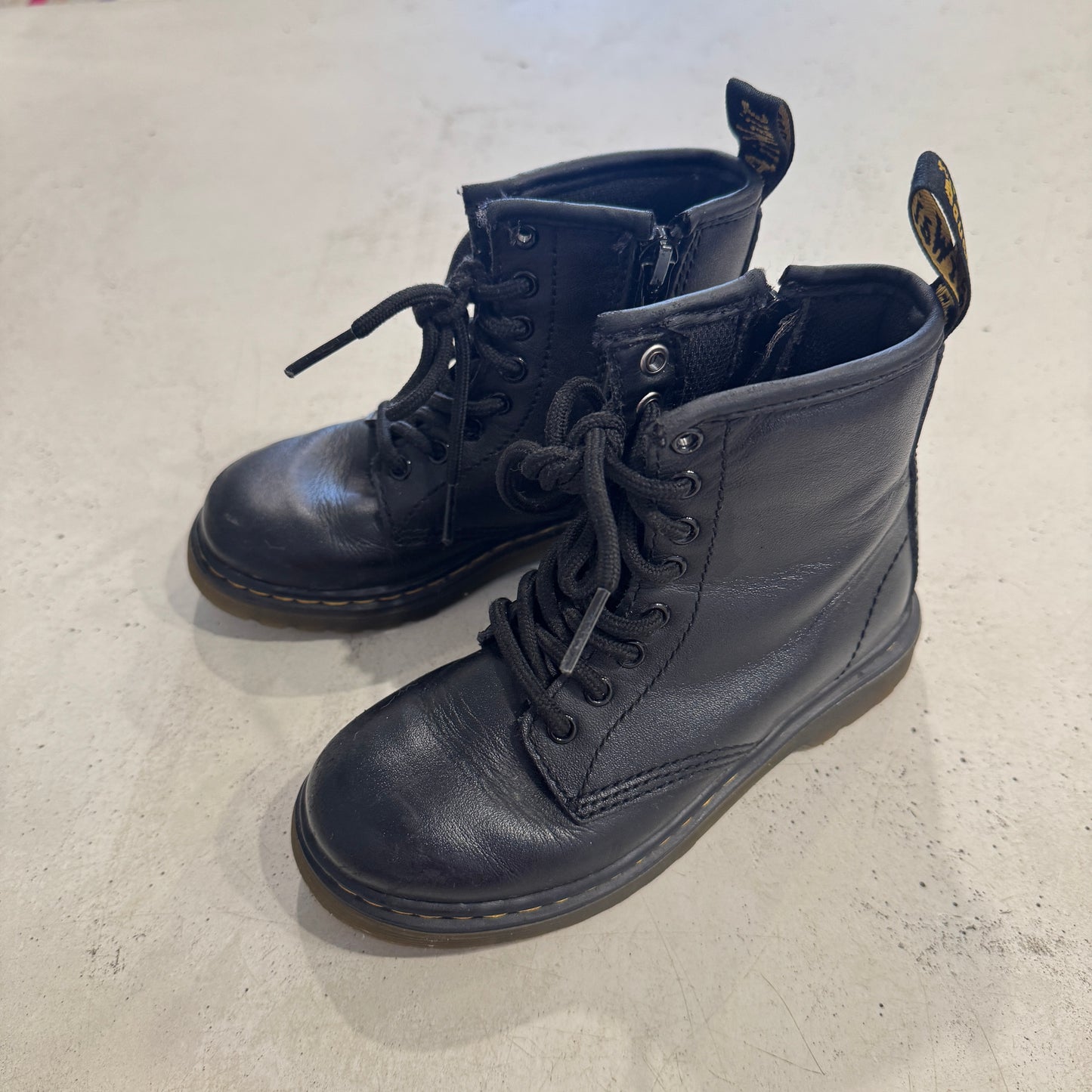 DR MARTENS Air Wait Junior Boots, US 11 / UK 10