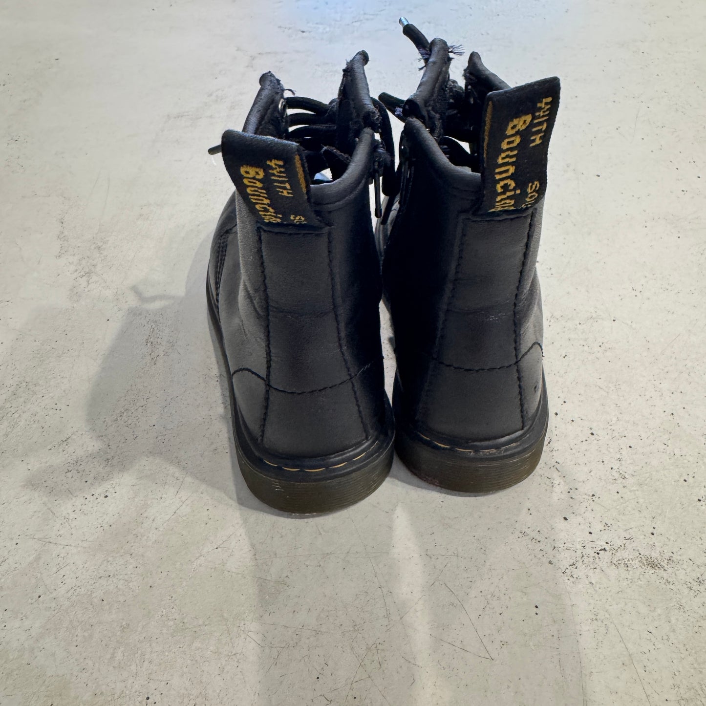 DR MARTENS Air Wait Junior Boots, US 11 / UK 10