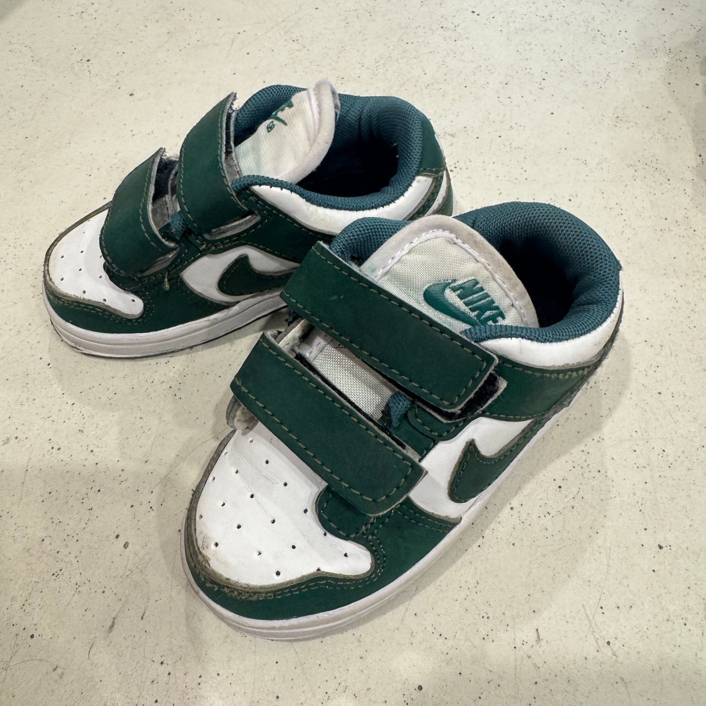NIKE Green Dunks, EU22