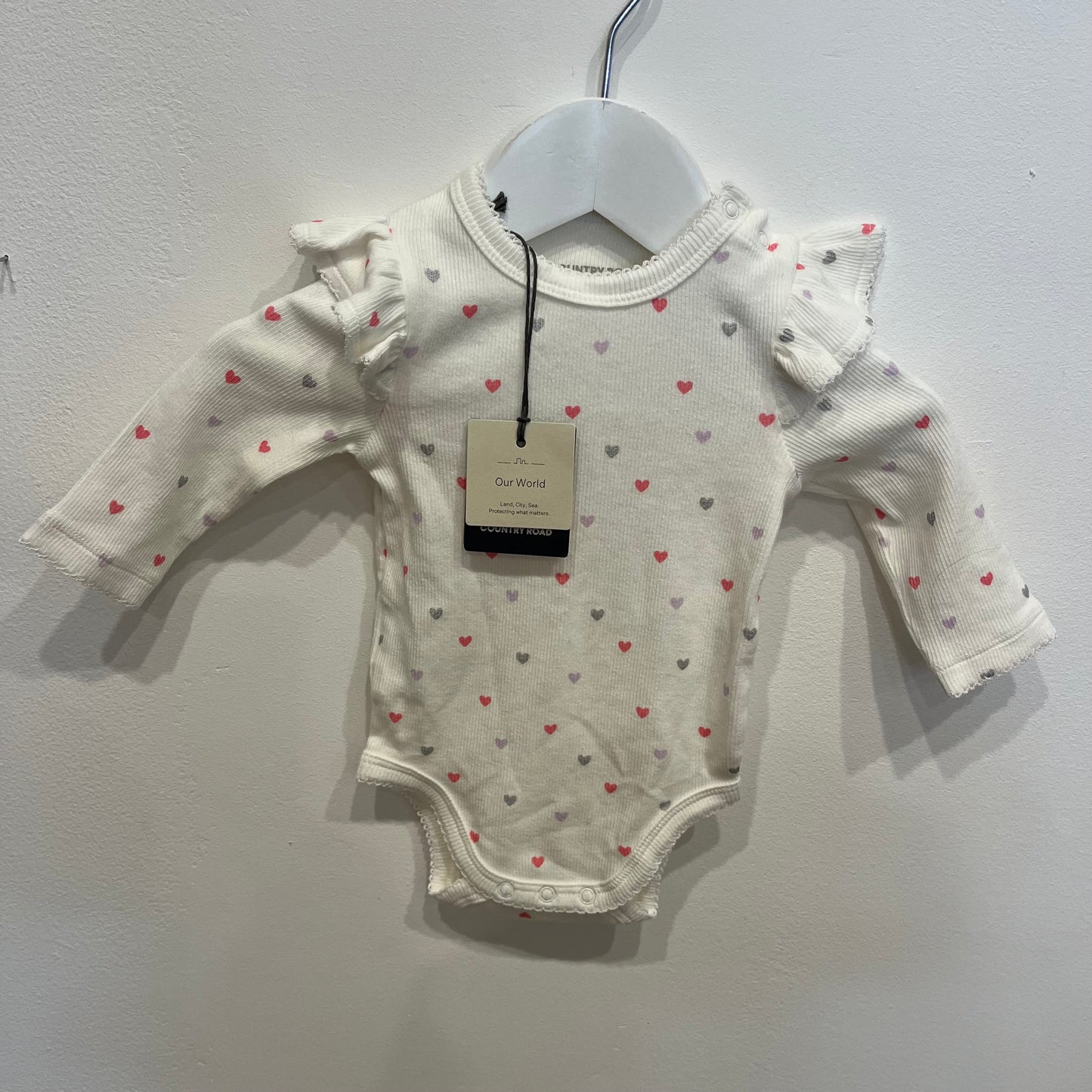 COUNTRY ROAD Heart Onesie, size 0-3m