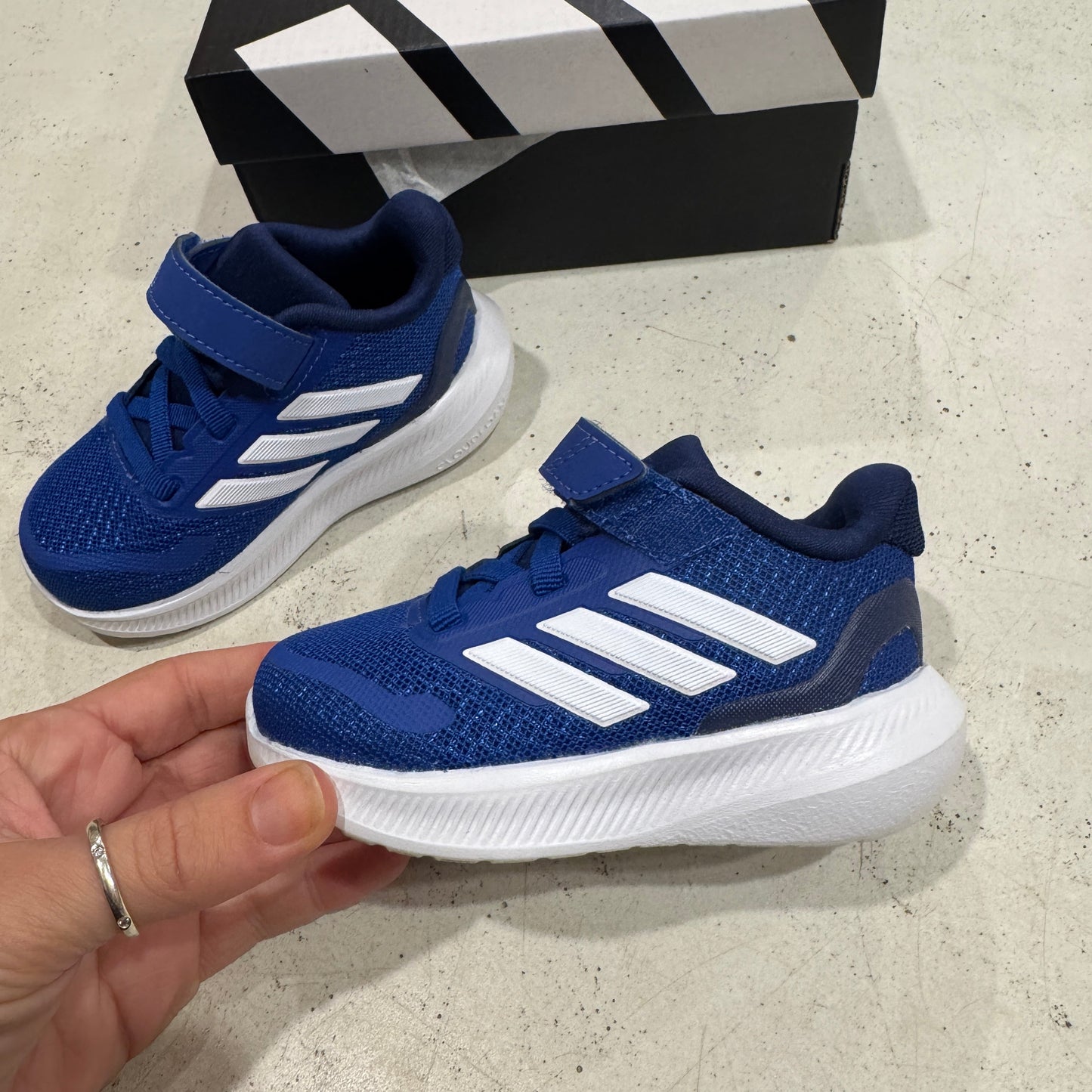 ADIDAS run falcon blue sneakers, US5