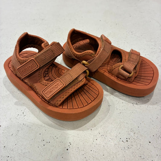TIKI TOT Rust Sandals, EU24