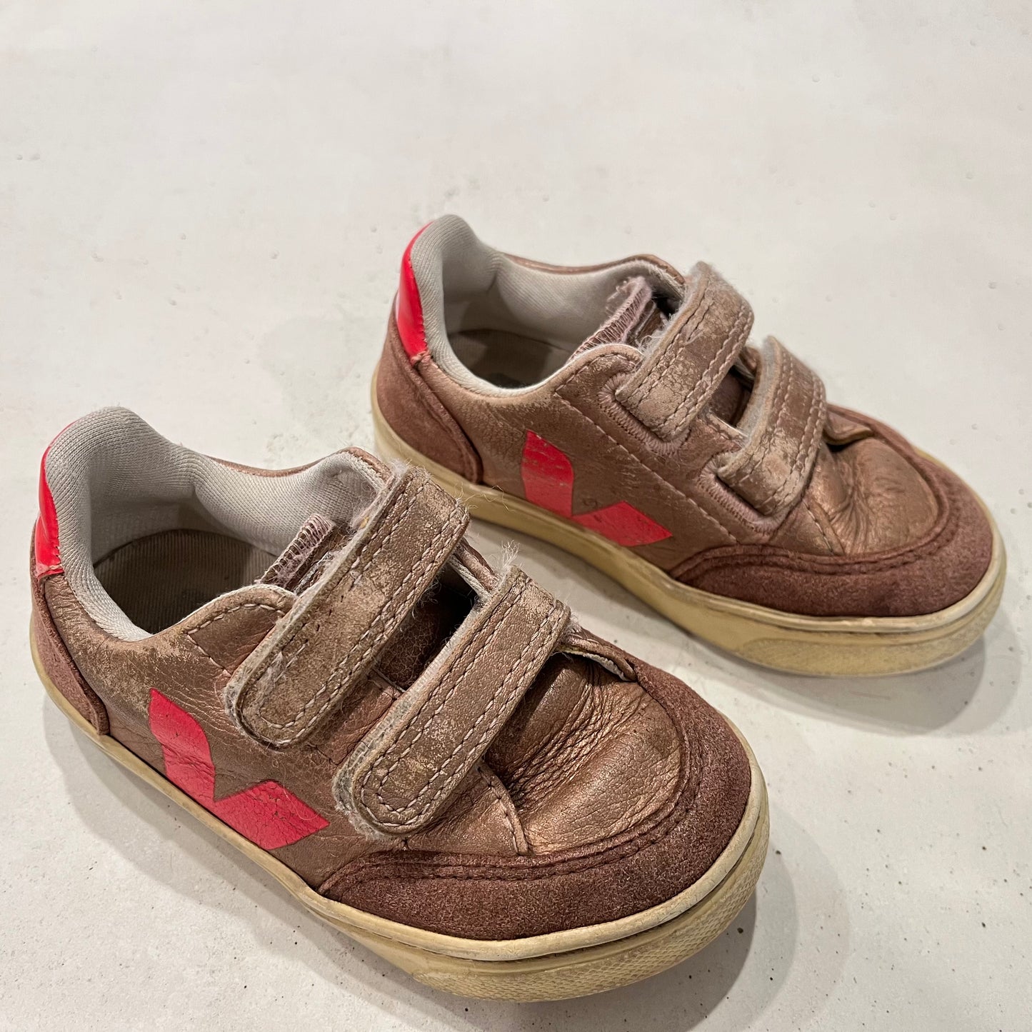 VEJA Pink Metalic Sneakers, 25