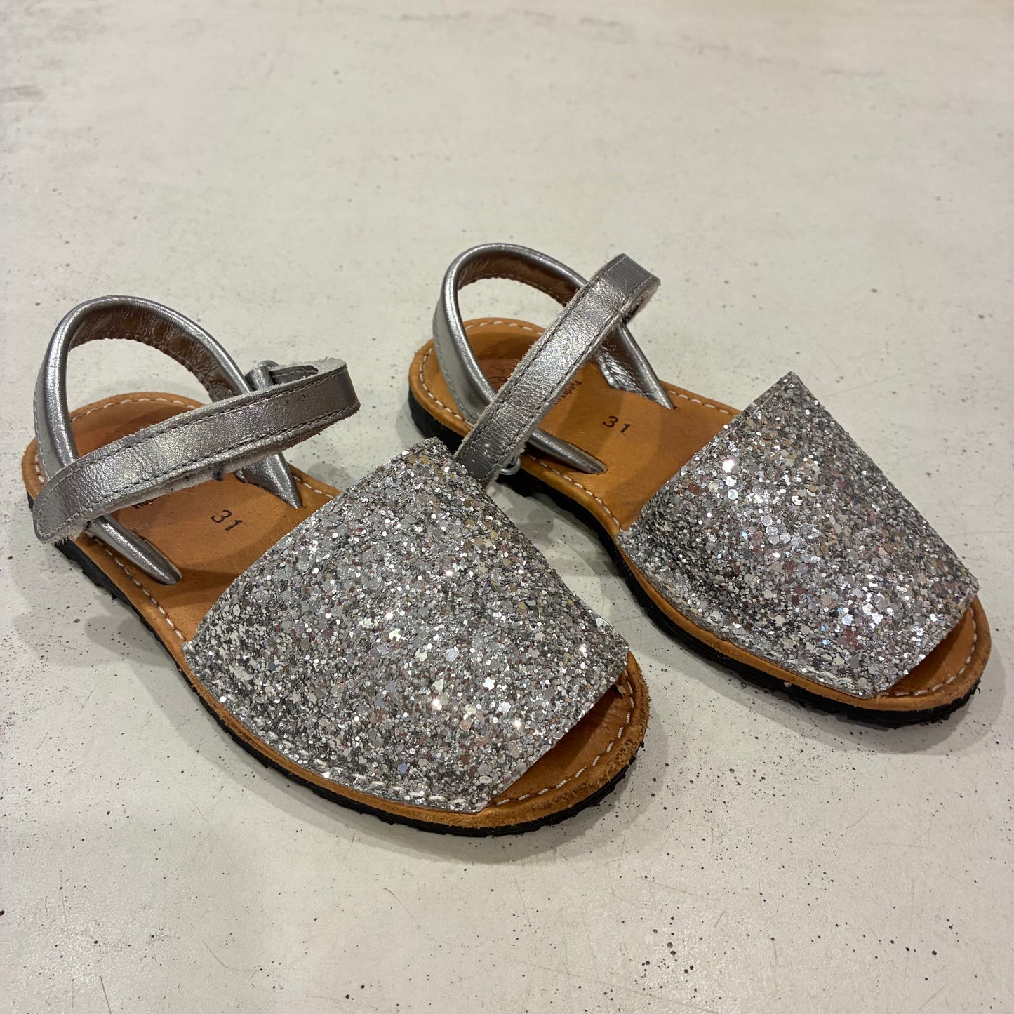 AVARCAS Juliet Silver, UK31