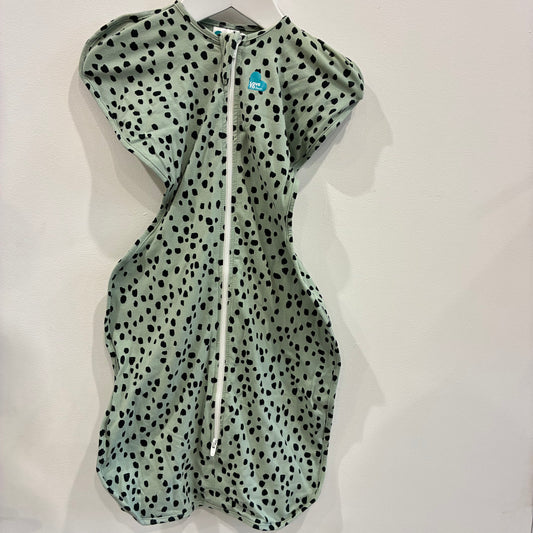 LOVE TO DREAM Green Swaddle, M